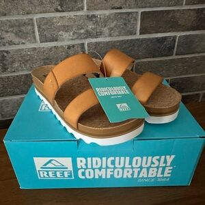 BRAND NEW - Reef Cushion Vista Hi, color- natural, size- 8